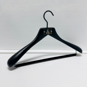 WOODEN HANGERS JACKET HANGERS  NA/K 4455BT          44CM 44,5.5