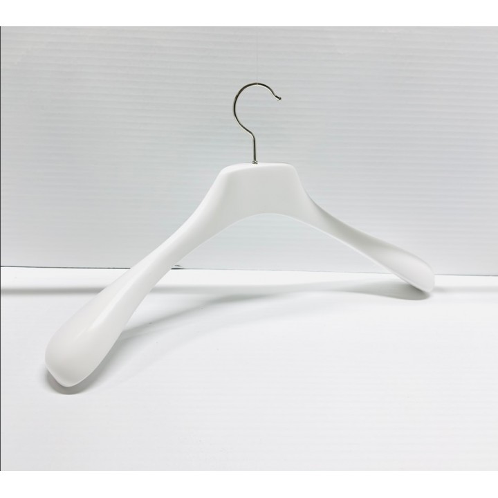NA/T2 4565           45CM 45,6.5 - WOODEN HANGERS JACKET HANGERS