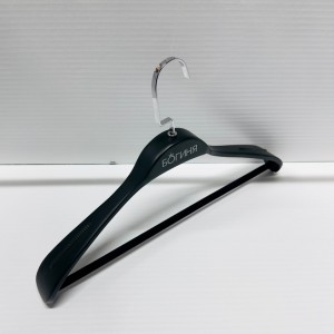 B 105B                     44CM 44.4,5 - WOODEN HANGERS JACKET HANGERS  $i