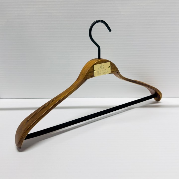 B 205B                      44CM 44,3.5 - APPENDIABITI IN LEGNO GRUCCE DA GIACCA